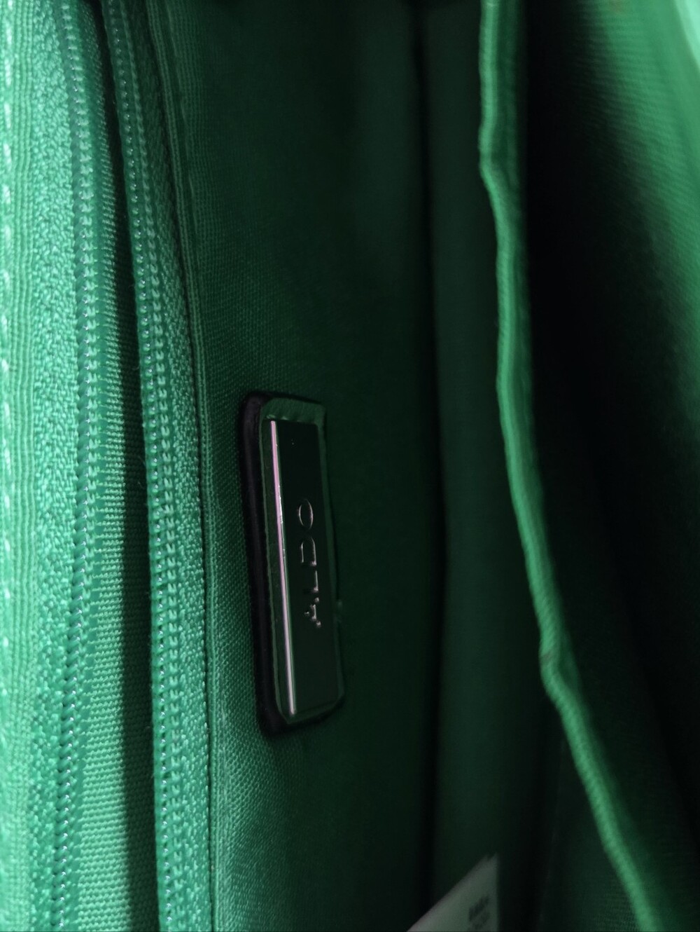 Green Embellished Chain Crossbody Bag - Picture 7 of 10